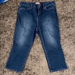CHICO STRETCH CAPRIS SIZE 1.5=size 10